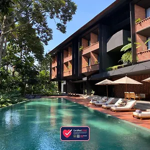 Hotel Titik Dua